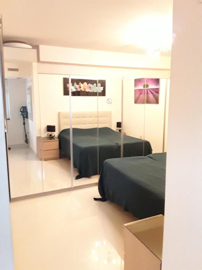 마르베야 Front Port Line Sleeps 6 아파트 외부 사진